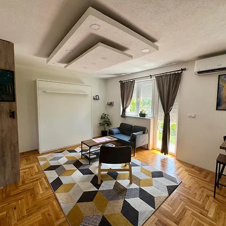Otoria Apartment